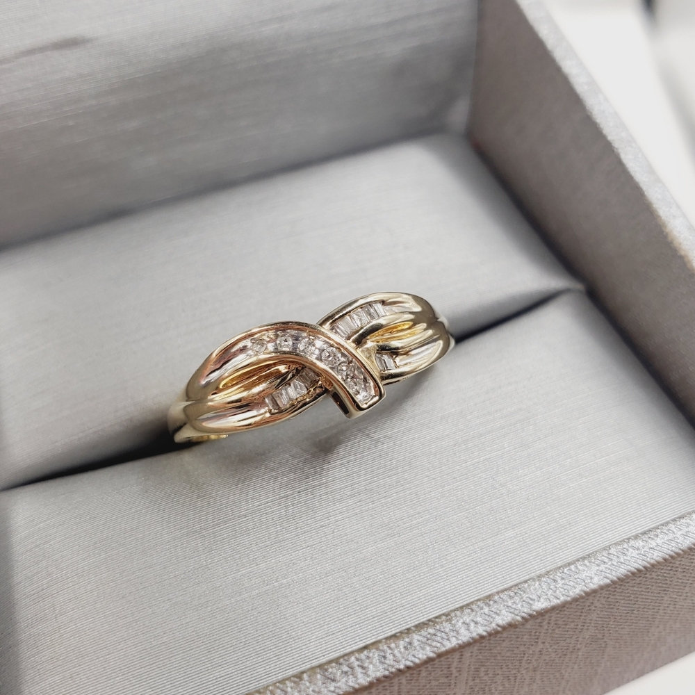 10k Solid Yellow & White Gold Genuine Diamond Ring Baguette & Round Cut Ring - Picture 10 of 12